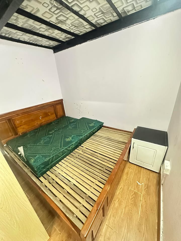 Nhà nguyên căn cho thuê tại ngõ 210 Võ Chí Công, Tây Hồ - Giá chỉ 6 triệu/tháng!