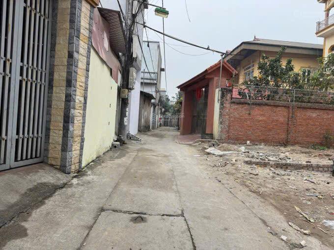 Đất nền xã Tả Thanh Oai 33,5m² giá 4,3 tỷ - Sổ đỏ chính chủ, pháp lý rõ ràng!