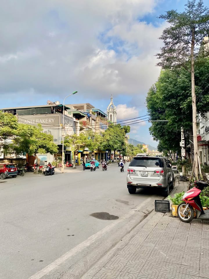 Đất phố Nhà Thờ Cẩm Phả 130m² giá 2.7 tỷ - Cơ hội đầu tư tuyệt vời!