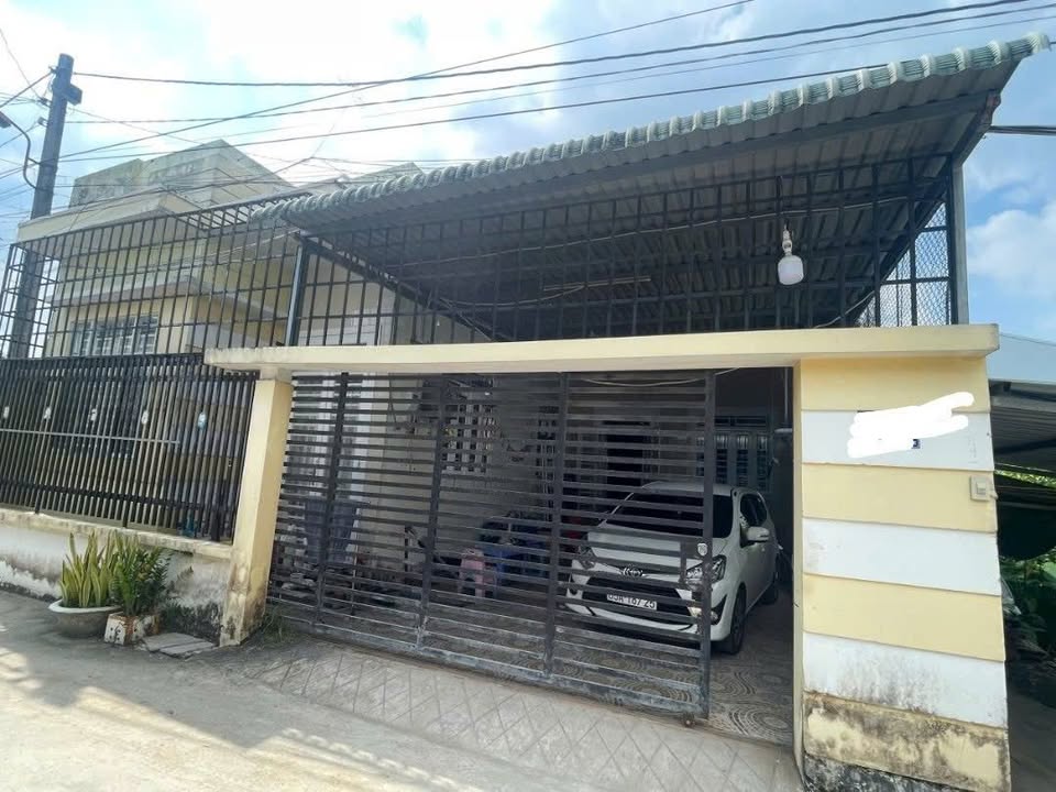 Nhà bán khu dân cư Đoàn Kết, Cần Thơ 150m² giá 3.9 tỷ - An ninh tốt, gần chợ!
