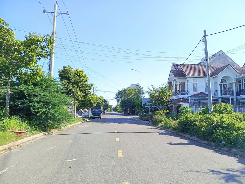 Lô đất thổ cư mặt tiền Tuệ Tĩnh, Phú Hài 200m² giá 9.7 tỷ - Đầu tư biệt thự lý tưởng!