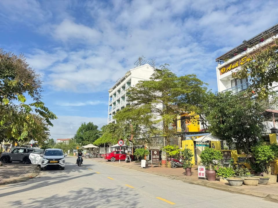 Bán Nhà Mặt Tiền Đường Đào Duy Từ, Đà Nẵng 125m² - Kinh doanh sầm uất!