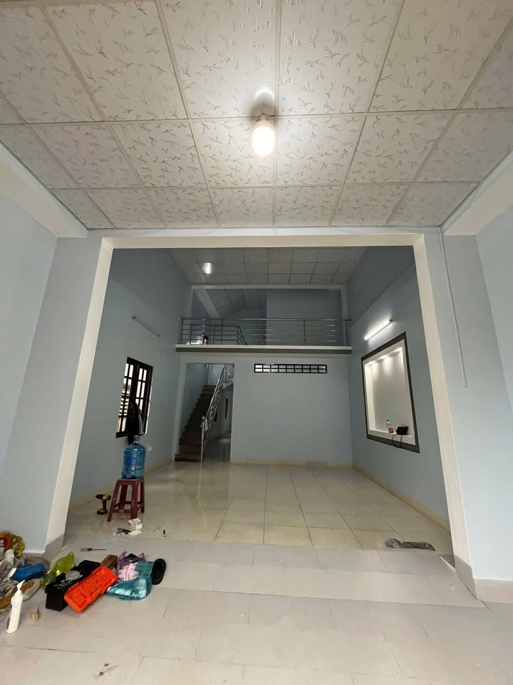 Nhà nguyên căn gác lửng 3PN tại đường Bùi Tá Hán - Chỉ 3 triệu/tháng!