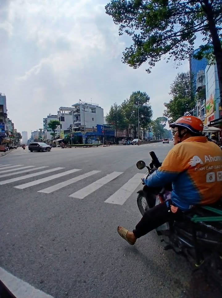 Mặt tiền kinh doanh đường 3/2, Quận 11, 79m² giá 20.9 tỷ - Kết cấu chắc chắn, dễ cải tạo!