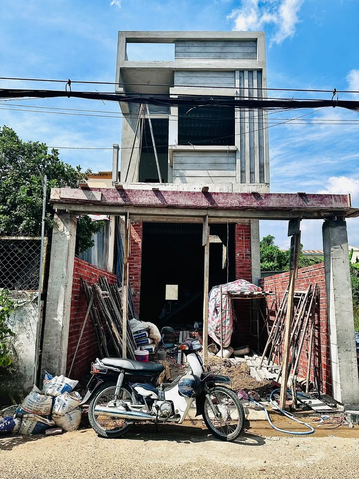 Nhà trệt lầu hẻm 512 CMT8, Bình Thủy, 70m² giá 3.85 tỷ - Sẵn sàng vào ở!