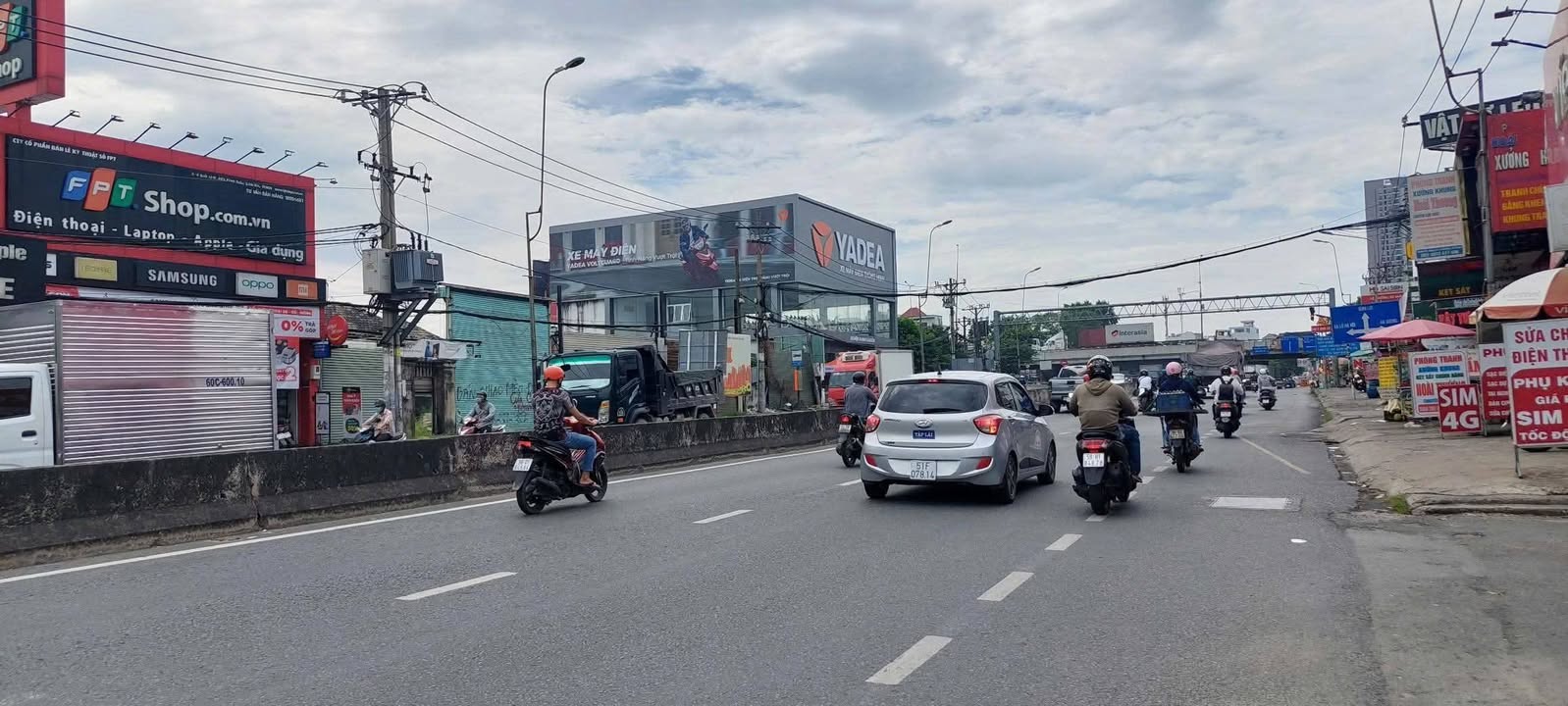 Nhà phố Thủ Đức 65m² giá 4.5 tỷ - Mặt tiền Linh Xuân, giảm giá sâu!