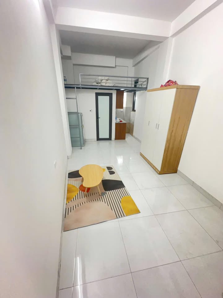 Phòng cho thuê tại Yên Xá, 27m² giá 4.1 triệu - Nội thất đầy đủ, vào ở ngay!