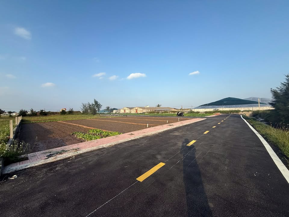 Đất nền mặt biển Quất Lâm 100m² giá 1 tỷ - Sổ đỏ chính chủ, bàn giao ngay!