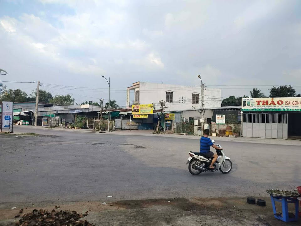 Nhà 2 tầng mặt tiền đường Hồ Hải Nghĩa, Cai Lậy 106m² giá 6.5 tỷ - Cơ hội đầu tư tuyệt vời!