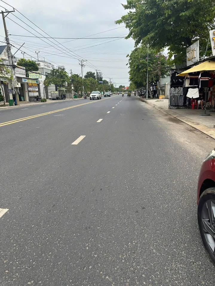 Bán nhà, đất mặt tiền Phạm Văn Đồng, Hòa Thành, Tây Ninh 472m² - Đầu tư sinh lời ngay!