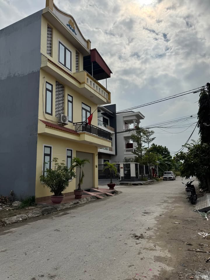 Nhà 2 tầng Thị trấn An Dương 114m² giá 4 tỷ - Sẵn sàng vào ở ngay!