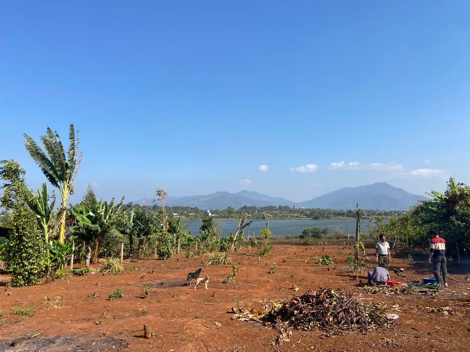 Đất nền Biển Hồ Pleiku 1080m² giá 2 tỷ - Hướng Nam, gần hồ