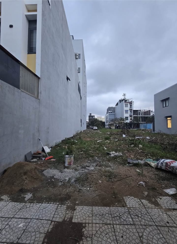 Lô đất 109m² mặt tiền đường Hòa Minh 25 - Giá chỉ 8.3 tỷ, vị trí đắc địa!