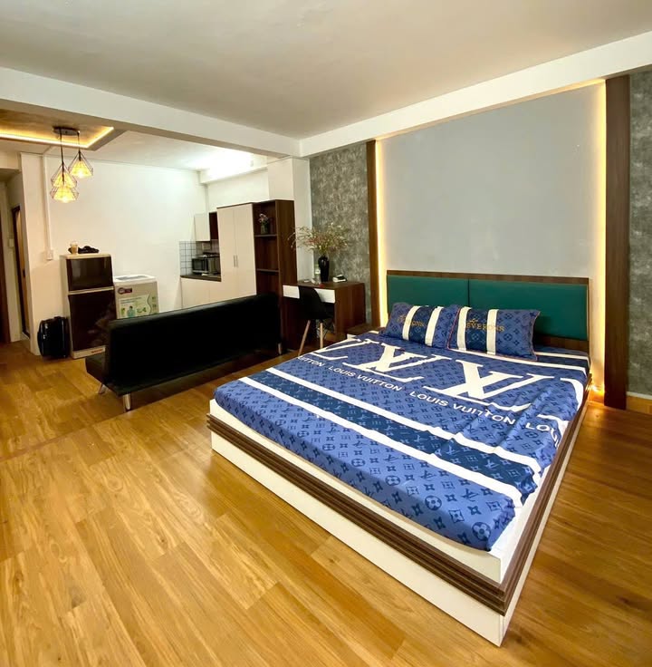 Căn hộ cho thuê đường Huyền Quang, quận 1 - Full nội thất, giờ giấc tự do!