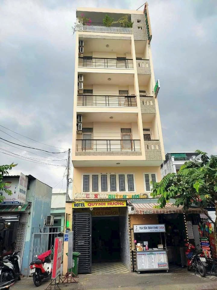 Khách sạn mặt tiền Lý Phục Man, quận 7, 130m² giá 23 tỷ - Đầu tư sinh lời ngay!