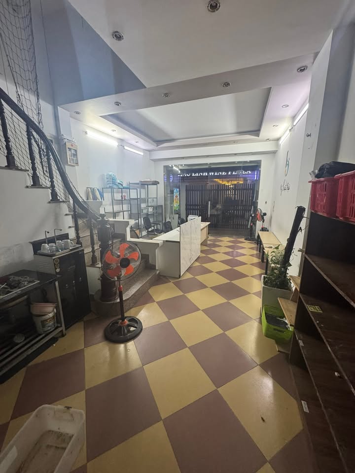 Cho thuê tòa nhà nguyên căn đường Nguyễn Hoàng, Mỹ Đình 2, giá 30 triệu/tháng - Cơ hội đầu tư hấp dẫn!