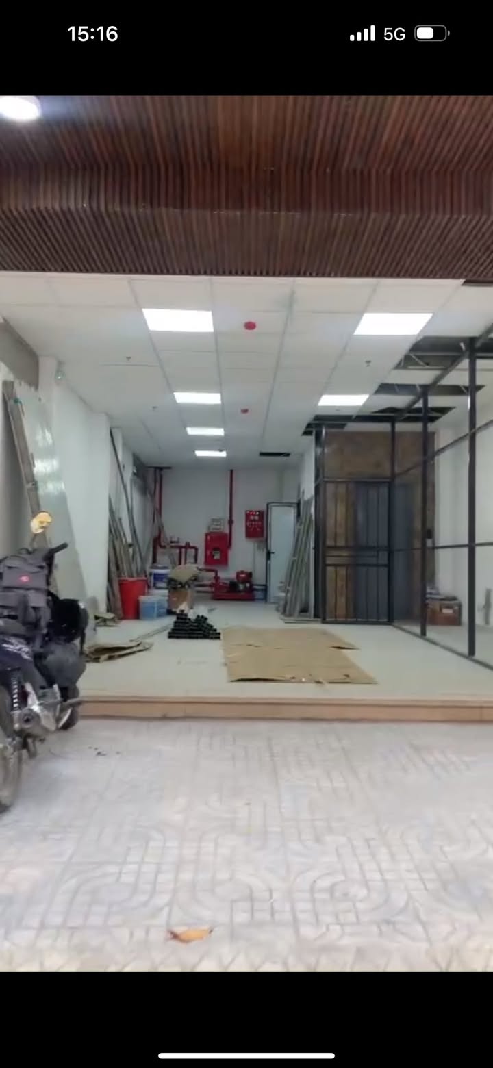 Cho thuê căn hộ mặt phố Pháo Đài Láng 75m² giá 140 triệu - Đầu tư sinh lời ngay!