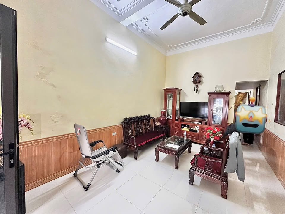 Nhà 2 tầng 3 phòng ngủ tại Đồng Tiến, Hòa Bình 78m² giá chỉ 2 tỷ - Kinh doanh tốt!