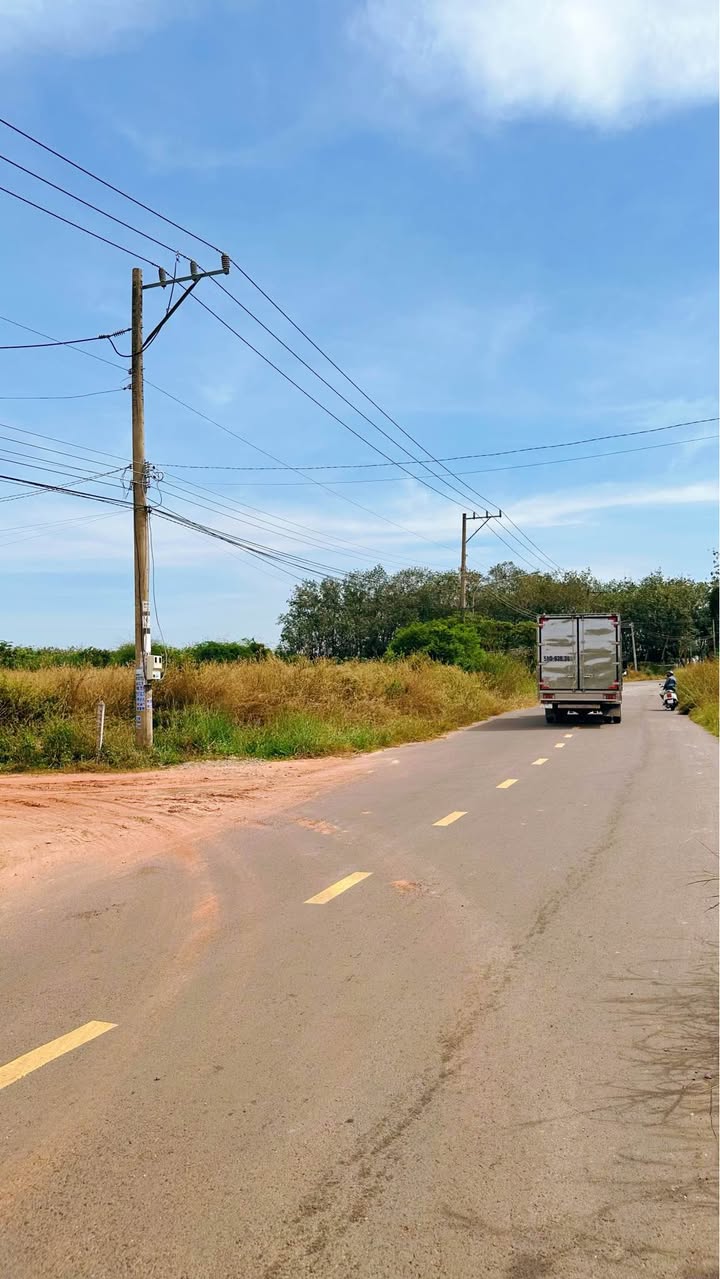 Đất nền góc 2 mặt tiền đường DH615, Long Nguyên 440m² giá 1.2 tỷ - Cơ hội đầu tư hấp dẫn!