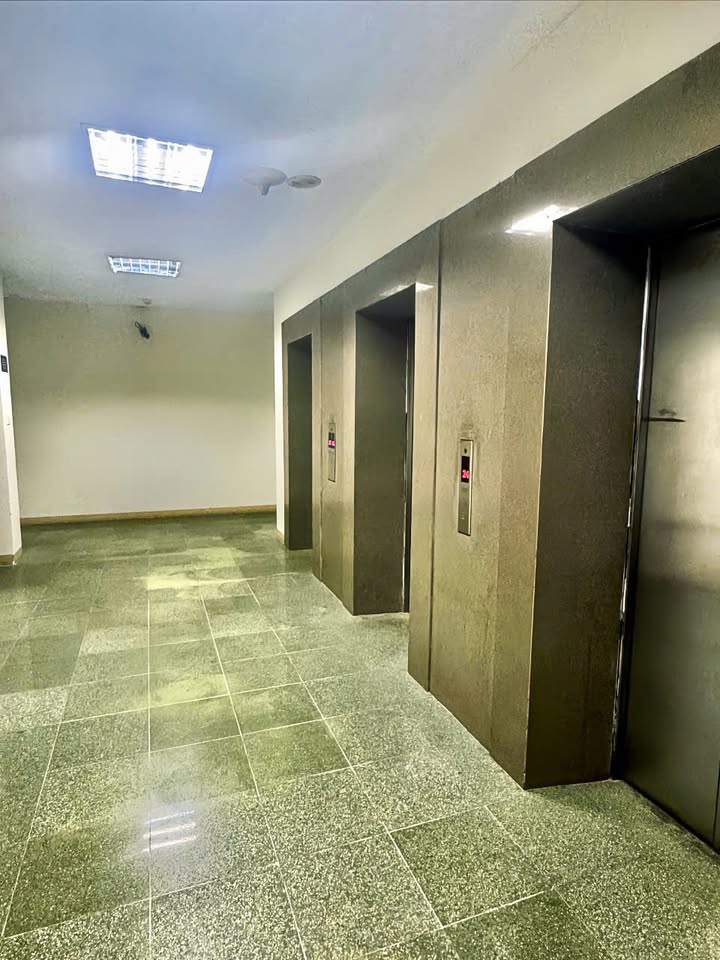 Căn hộ 3PN Hoàng Đạo Thúy 160m² giá 11 tỷ - Thiết kế siêu thoáng, view sân chơi