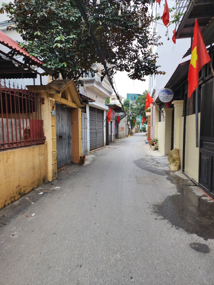 Bán đất tặng nhà Thụy Phương 40m² giá 6 tỷ - Ô tô đỗ cửa, thiết kế hiện đại!