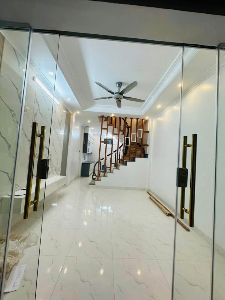 Nhà riêng Hoàng Mai 36m² giá 8 tỷ - Sổ đỏ chính chủ, 5 phòng ngủ