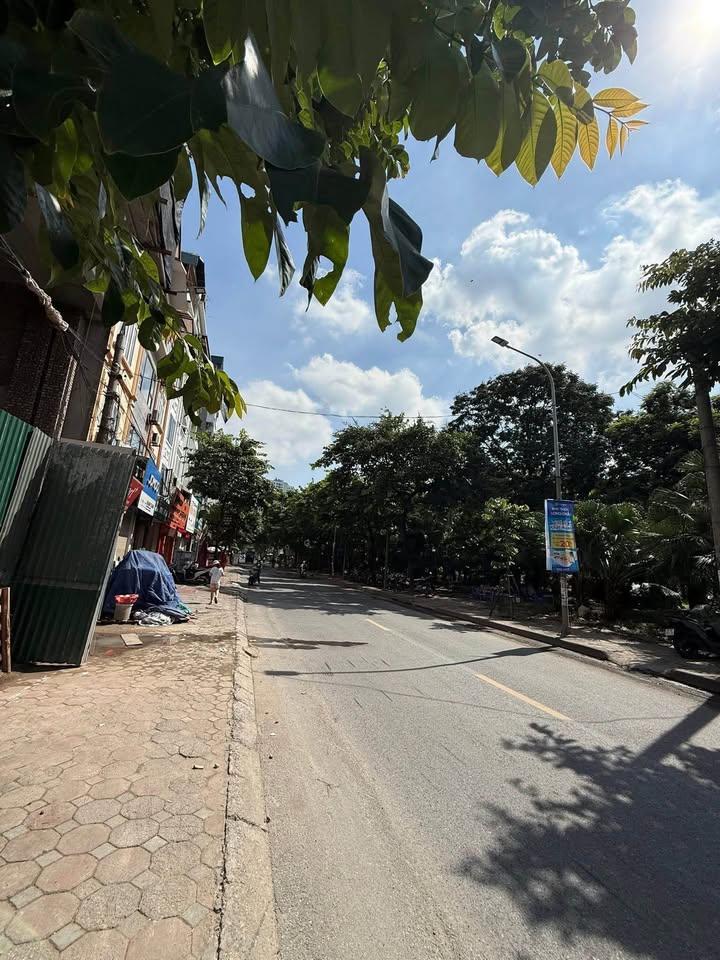 Nhà mặt phố Kim Giang - 90m² giá 30 tỷ - Cơ hội đầu tư sinh lời cao!