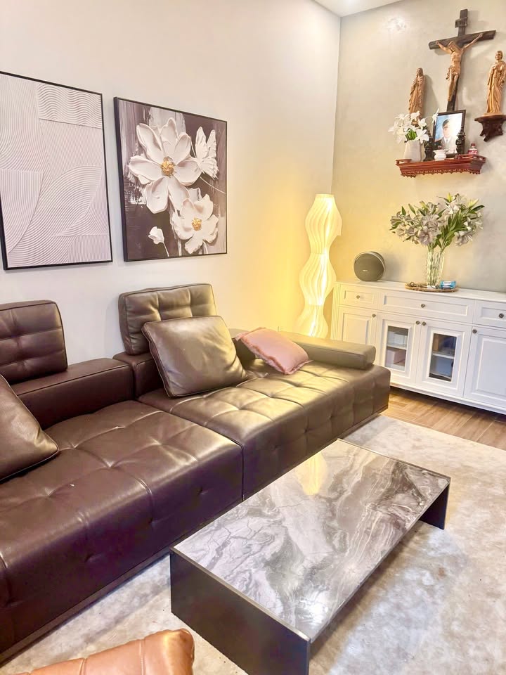 Nhà mặt tiền Thanh Hải KDC AE 135m² giá 4 tỷ - Thiết kế hiện đại, gần biển!