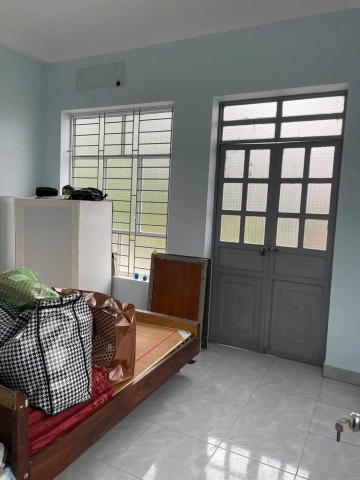 Nhà 2 tầng khu 4 Trưng Vương 250m² giá 1 tỷ - Sẵn sàng chuyển nhượng!