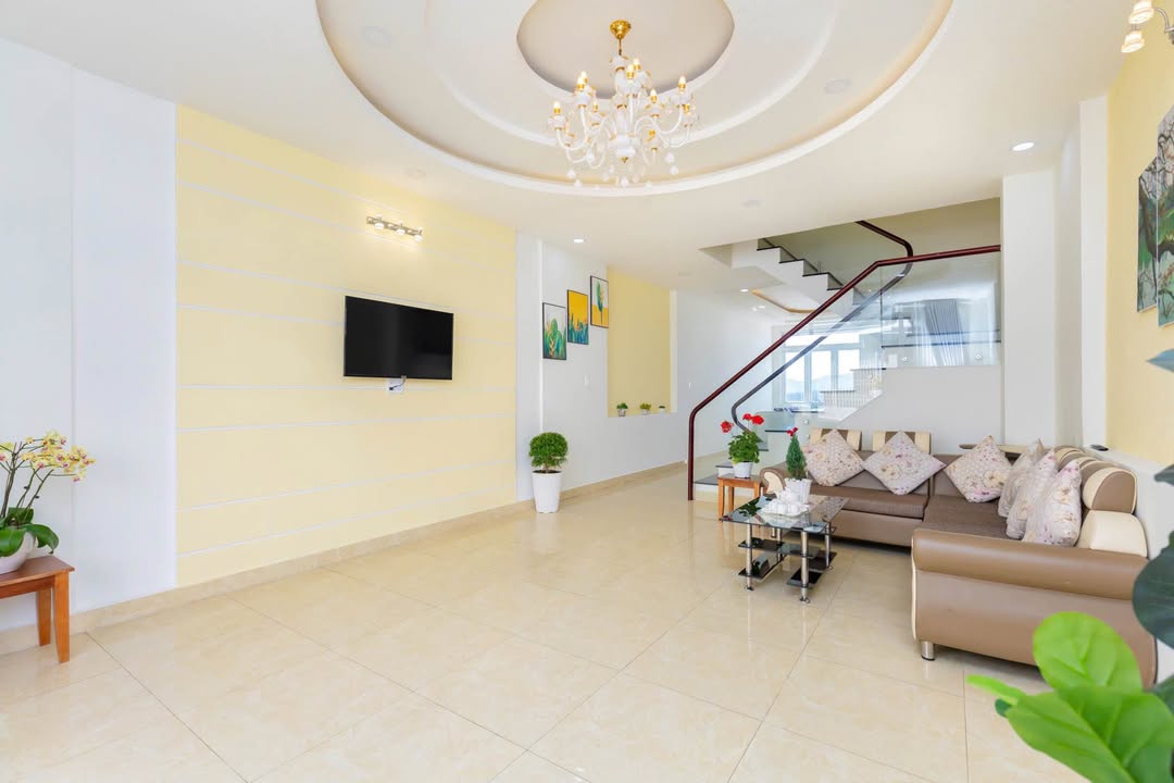 Villa cho thuê 6 phòng ngủ Nguyễn Trung Trực 15 triệu - Phù hợp cho homestay và văn phòng!