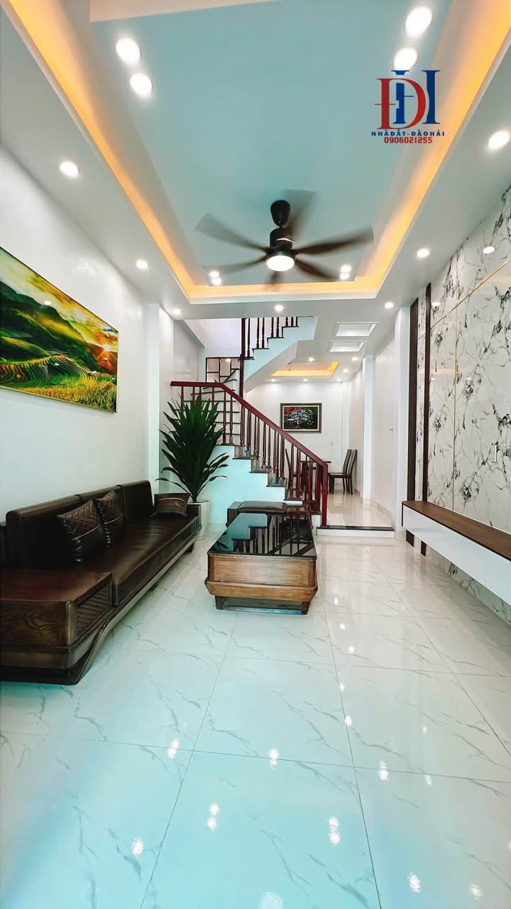 Nhà 3 tầng đẹp 40m² tại Quang Trung, Thái Bình chỉ 2.2 tỷ - Full nội thất, xách vali về ở ngay!