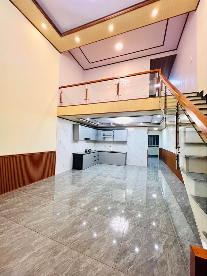 Nhà đẹp Phường 7 Đà Lạt 100m² giá 1.899 tỷ - Sổ hồng chính chủ, vào ở ngay!