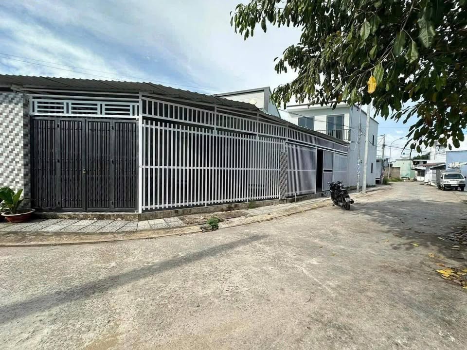 Nhà liền kề đường Sương Nguyệt Ánh, Rạch Giá 159.7m² chỉ 2 tỷ - Đầu tư sinh lời ngay!