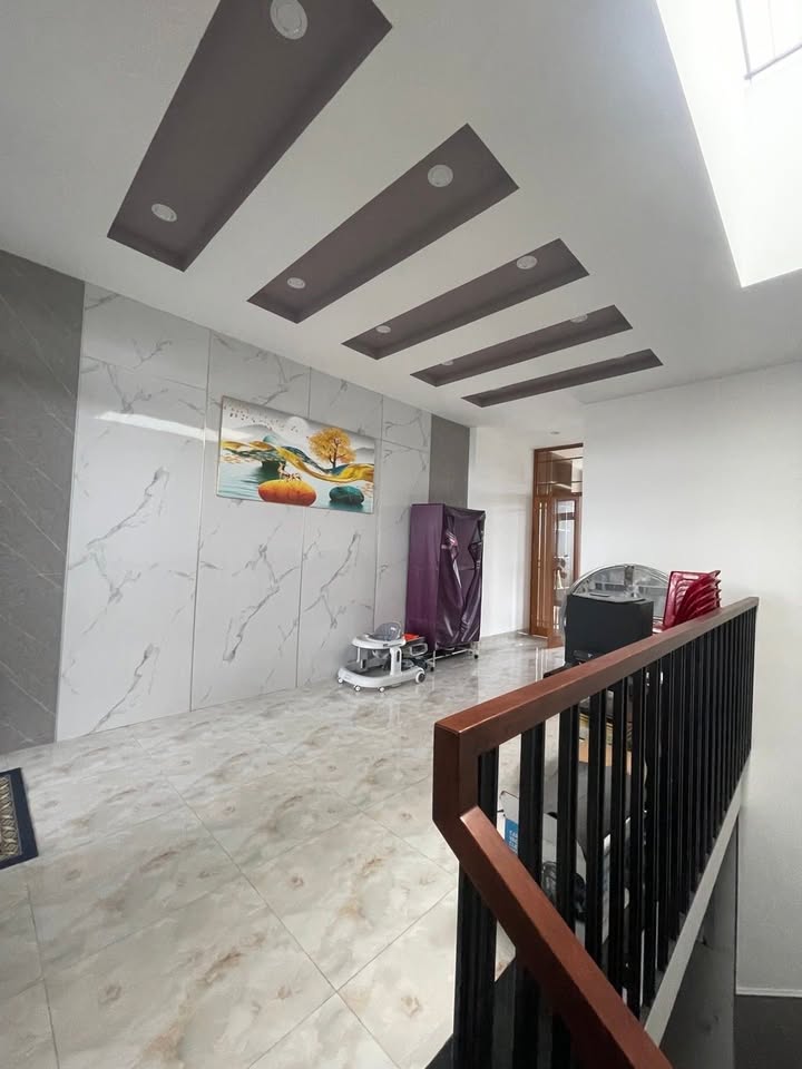 Bán nhà 3 tầng mặt tiền Thanh Lương 9 - Hòa Xuân 100m² giá 9.3 tỷ - Vị trí đẹp, giao thương thuận lợi!