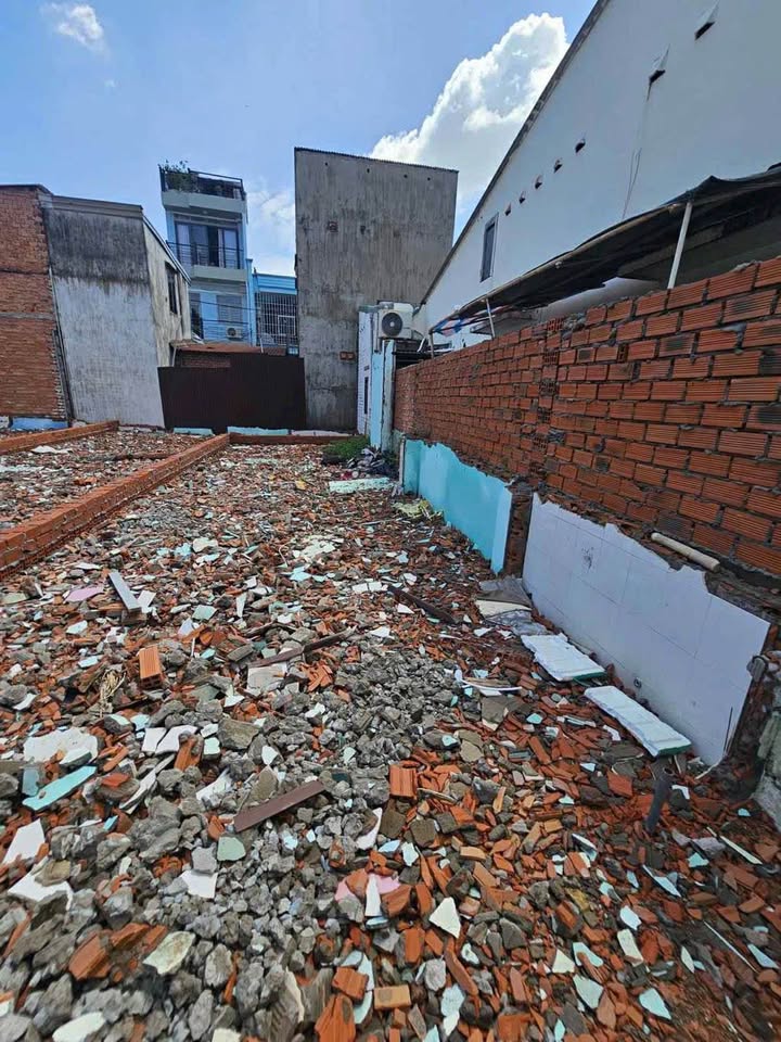 Đất nền Trung Mỹ Tây 60m² giá 3.5 tỷ - Hẻm thông xe hơi, sẵn sàng xây dựng!