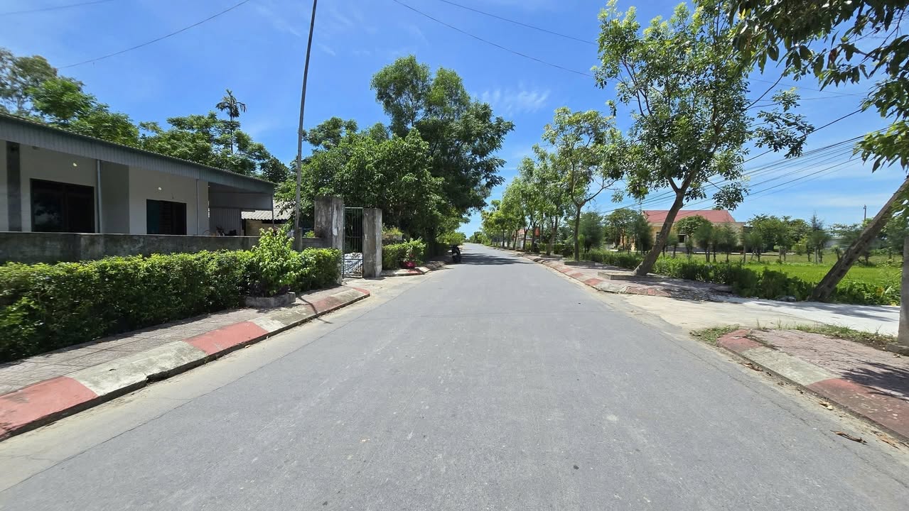 Đất thổ cư Thạch Thắng 149.7m² giá 1.4 tỷ - Vị trí đắc địa mặt đường liên xã!