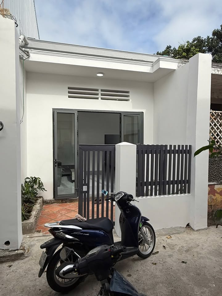 Nhà hẻm 128 Hùng Vương Buôn Ma Thuột 60m² giá 2.45 tỷ - Thiết kế tiện nghi, nội thất đầy đủ!