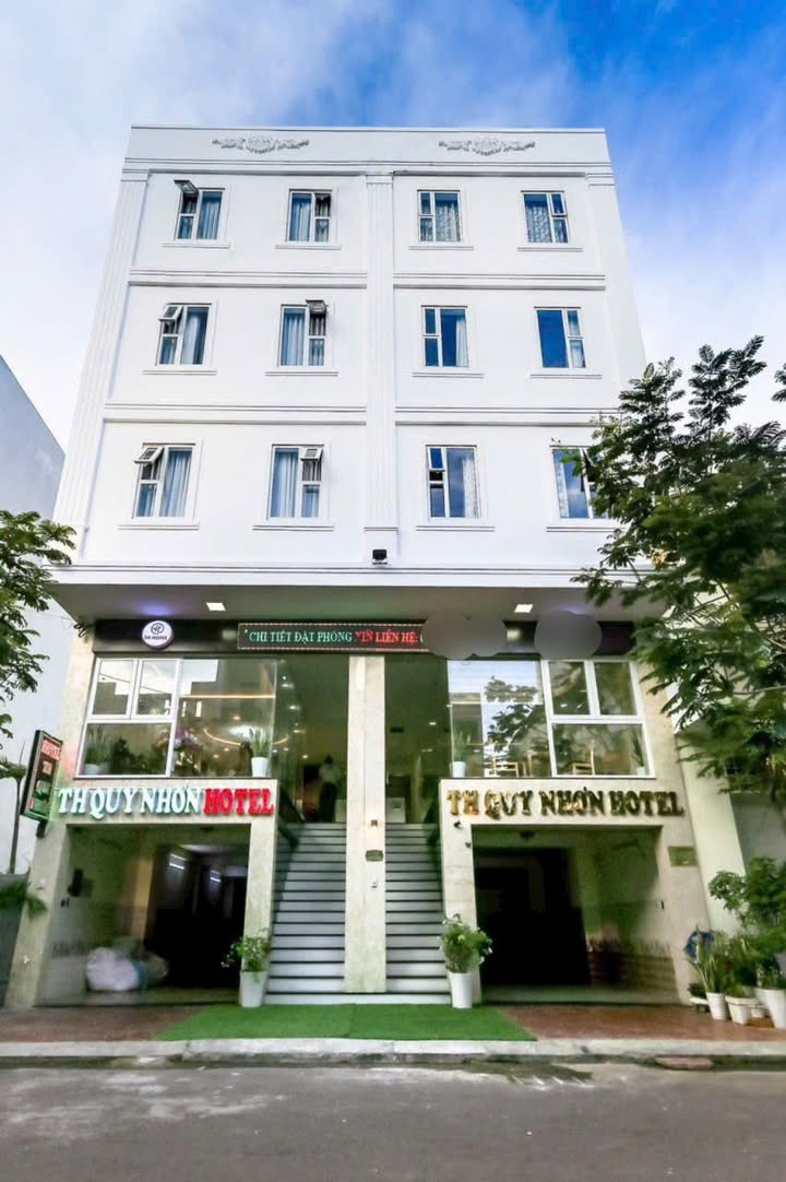 Khách sạn 200m² mặt tiền đường khu cảng Quy Nhơn giá 22 tỷ - Cơ hội đầu tư hấp dẫn!