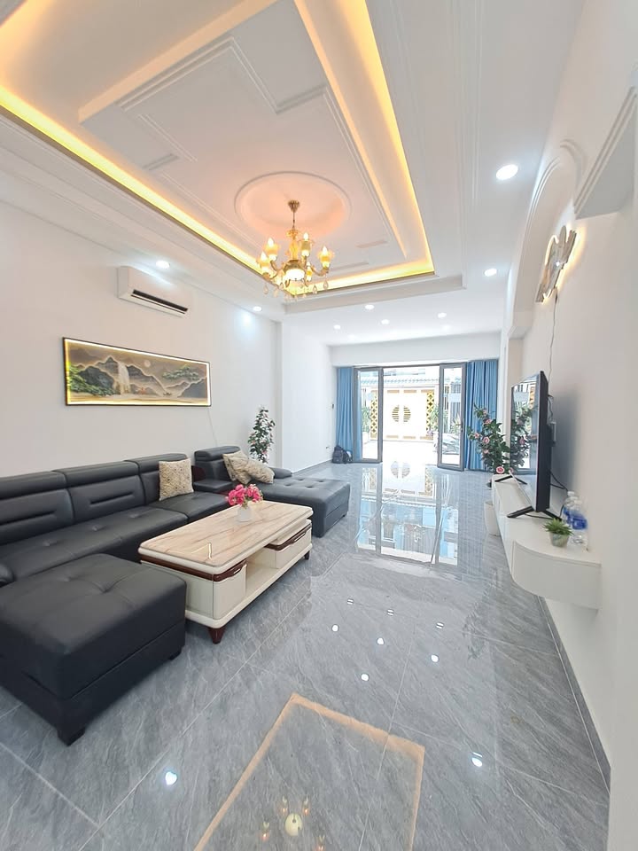 Nhà đẹp Phú Xuân, Nhà Bè 80m² giá 8.3 tỷ - Hẻm xe hơi thông, gần chợ