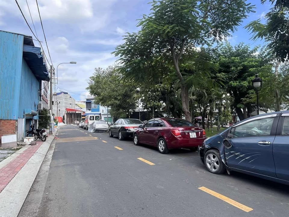 Lô góc hẻm xe hơi Hiệp Bình Chánh 306m² giá 15 tỷ - Khu dân trí cao!