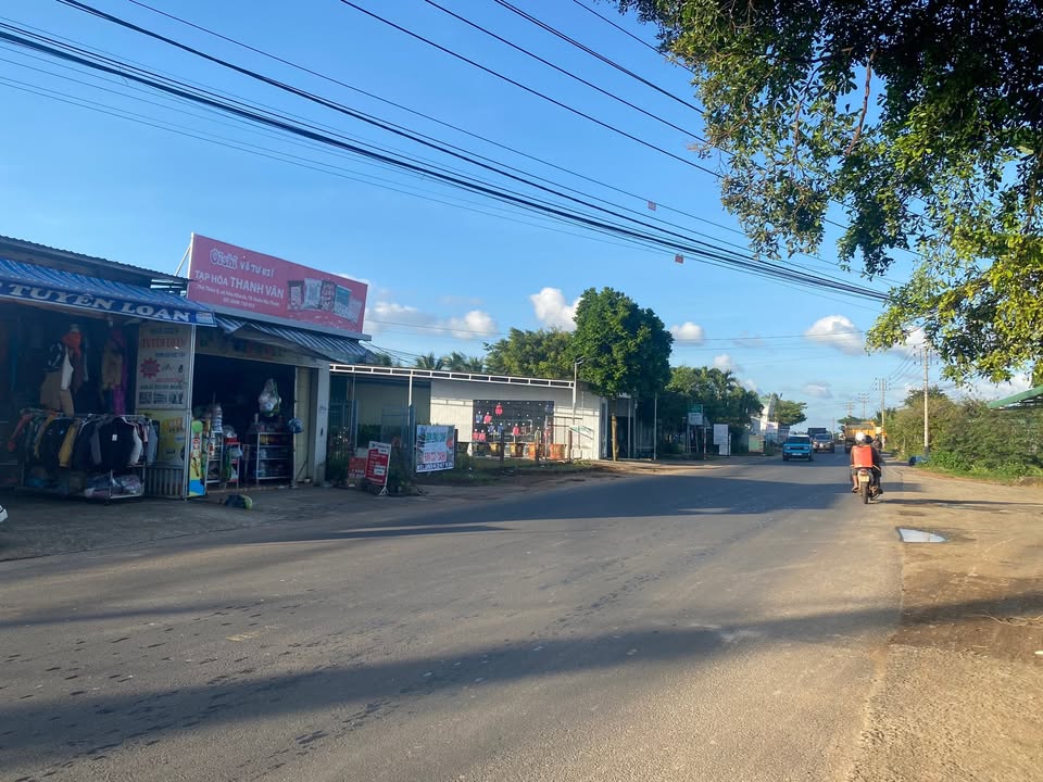 Đất góc 2 mặt tiền kinh doanh tại Hòa Khánh 160m² giá 1 tỷ - Vị trí đắc địa gần trường học!