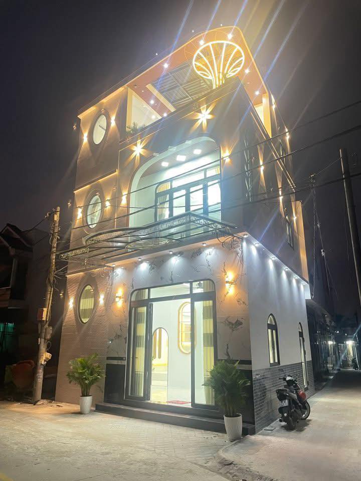 Nhà góc 2 mặt tiền An Bình 63m² giá 4.95 tỷ - Kinh doanh tuyệt vời!