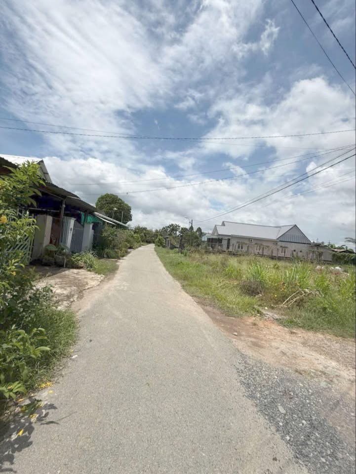 Đất thổ cư Trung Lập Hạ 99m² giá 1 tỷ - Sổ hồng riêng, xây dựng ngay!