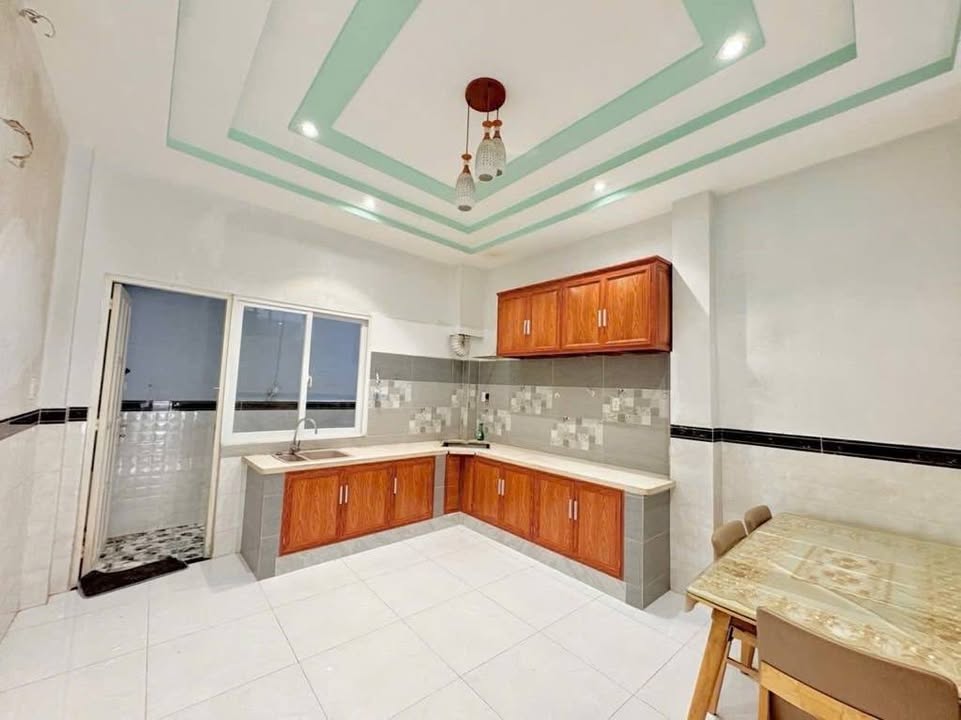 Nhà phố 3 tầng Nhà Bè 51m² giá 4.5 tỷ - Full nội thất cao cấp, hẻm ô tô!