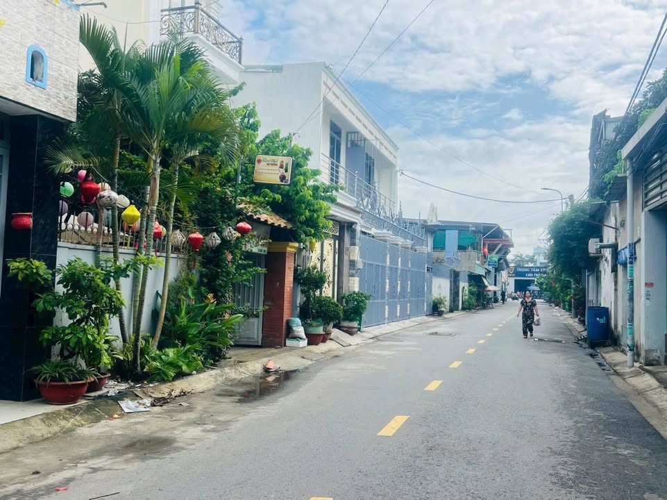 Nhà mặt tiền đường nhựa Tân Xuân, Hóc Môn 72m² giá 5.5 tỷ - Kinh doanh thuận lợi!