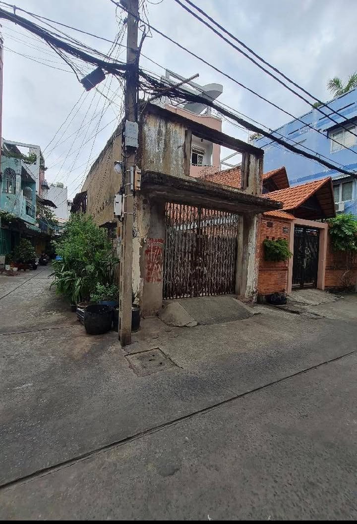 Nhà góc Lạc Long Quân, Q11 110m² giá 9.9 tỷ - Cơ hội đầu tư tuyệt vời!