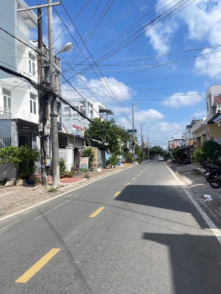 Nhà cho thuê mặt tiền đường Ngô Gia Tự, P5, 64m² - Tiện kinh doanh và văn phòng!