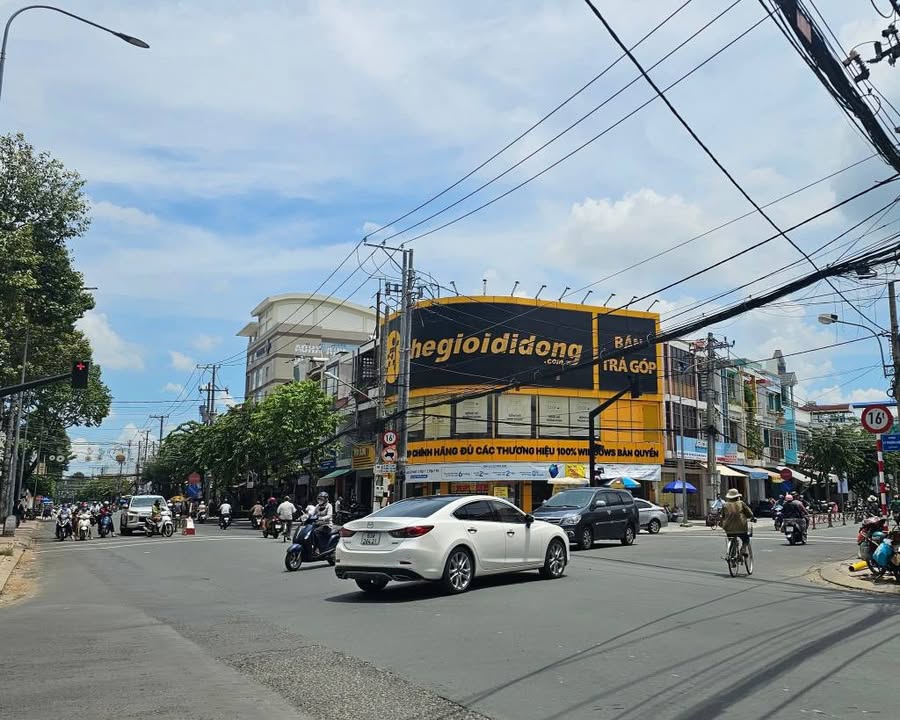 Nhà 2 Lầu Mặt Tiền Đường Lý Thường Kiệt, Mỹ Tho 108m² giá 11.5 tỷ - Cơ hội kinh doanh tuyệt vời!