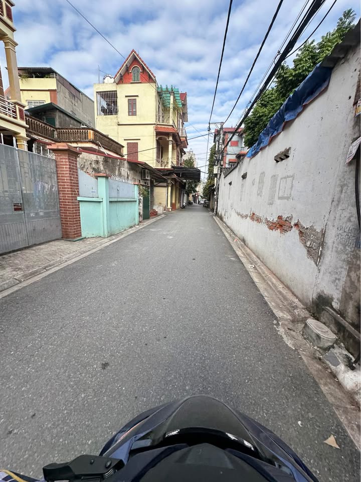 Nhà 3 tầng Hải Bối 70m² giá 6 tỷ - Vị trí thuận tiện, ngõ ô tô!