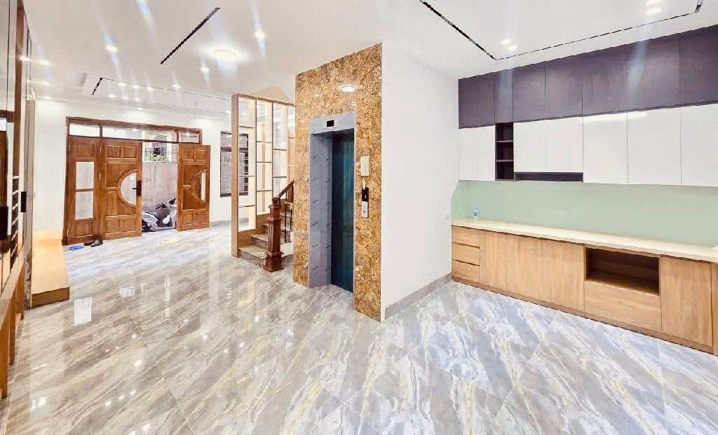 Nhà 7 tầng mặt ngõ ô tô đỗ cửa tại Xuân Thủy, Cầu Giấy giá 23.9 tỷ - Kinh doanh đỉnh cao!